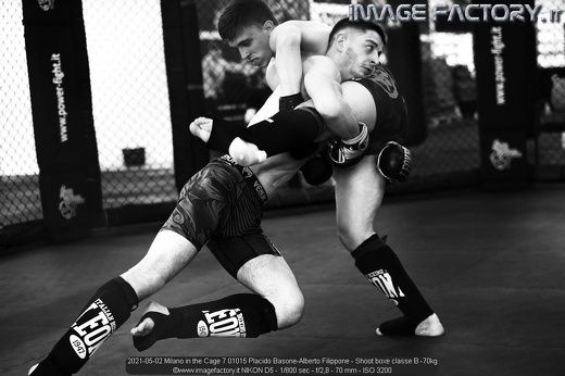 2021-05-02 Milano in the Cage 7 01015 Placido Basone-Alberto Filippone - Shoot boxe classe B -70kg
